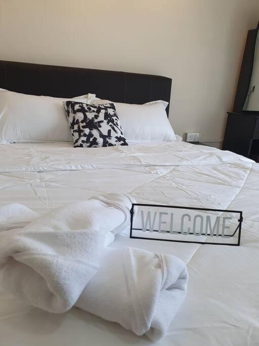 3Storey House 13Pax Family Suite بيان ليباس المظهر الخارجي الصورة
